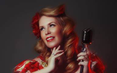 Lianna Haynes Vintage Singer