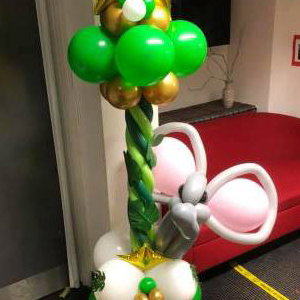 Jungle theme balloon display