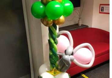 Jungle theme balloon display