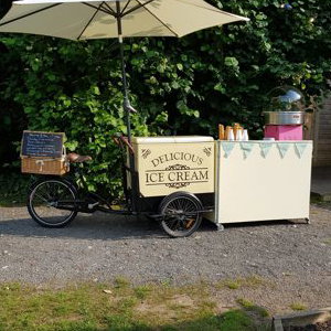 DERBYSHIRE ICE CREAM BIKE FUN FOOD CART.jpg