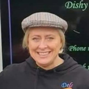 Andrea infront of Dels (1)