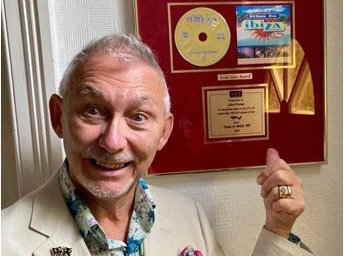 An oldie in the recording studios 2024  golden oldies 🙏😊 Free on SoundCloud /Bunny T Delightfully Unhinged 