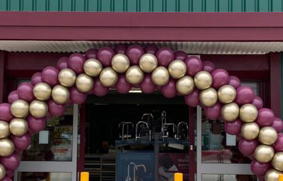 Shop opening balloon arch