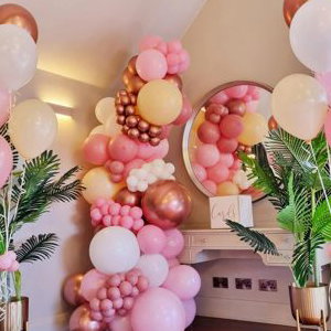 Balloon garland with helium balloon bunches
