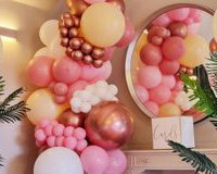 Balloon garland with helium balloon bunches