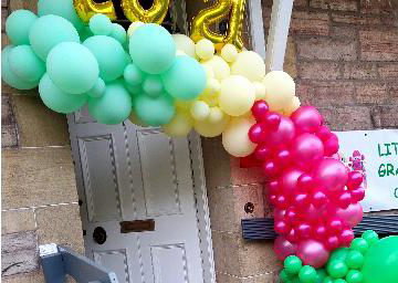 Bespoke balloon display