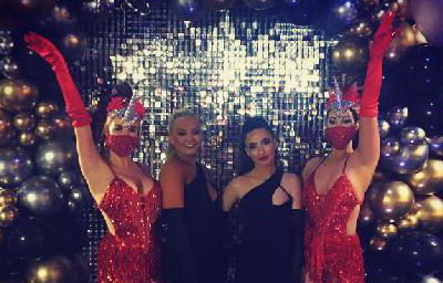 Hostesses and show girls 