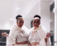 Stilt walkers 