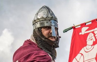 Konal as Harold Godwinson at the Battle of Hastings