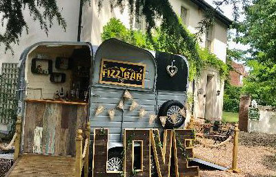 Vintage Horse Box Bar wedding set up