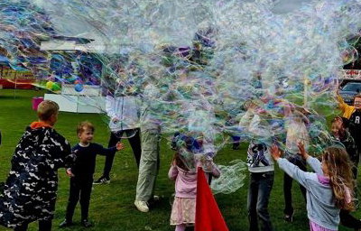 The Amazing Bubble show (12).JPG