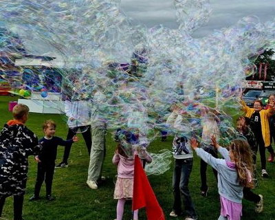 The Amazing Bubble show (12).JPG