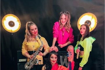 Girls Make Party