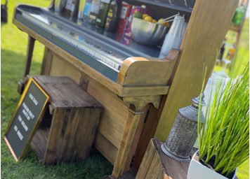 Piano- Dedicated cocktail bar