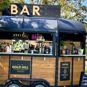 Horse box bar