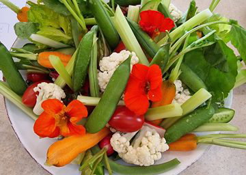 Crudités sweet pea hummus dip