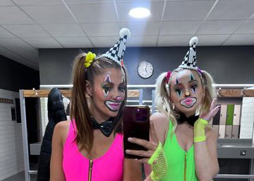 Clowns!