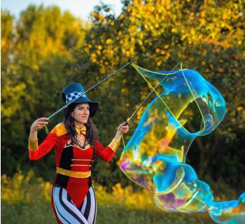 Outdoors bubble show