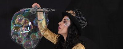Indoors bubble show