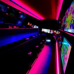 Gaming Van - Pink
