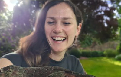 Mossy gecko with guest.