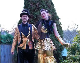 Duo stilt walkers