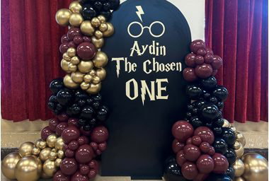 Harry Potter Backdrop & Balloon Arch 