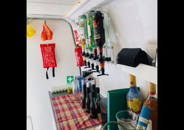 cocktail area.jpg