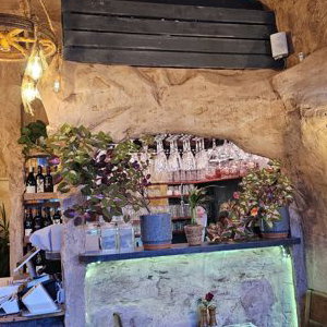 Front Right Hand Side - Bar