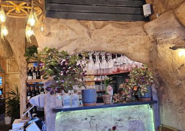 Front Right Hand Side - Bar