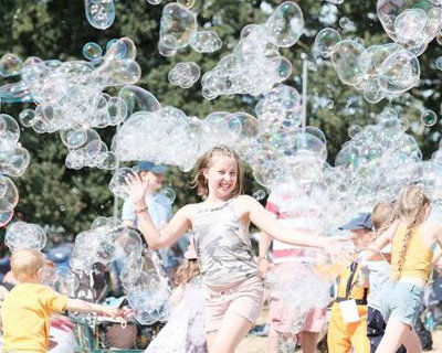 The Amazing Bubble show (1).jpg