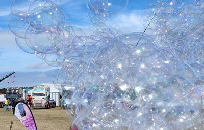 The Amazing Bubble show (6).jpg