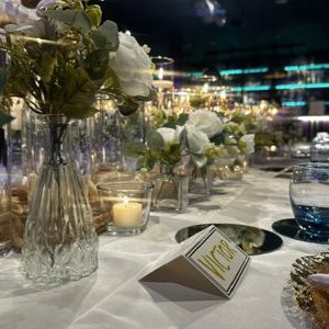 Elegant small wedding decor 
