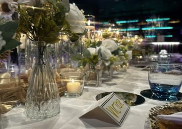 Elegant small wedding decor
