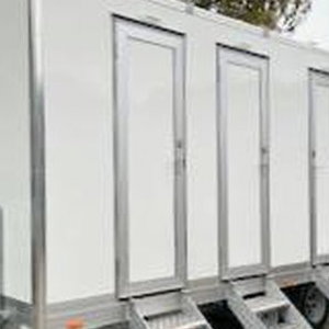 4-bay-toilet-trailer-for-sale-715.jpeg