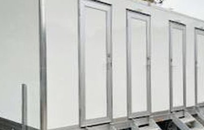 4-bay-toilet-trailer-for-sale-715.jpeg