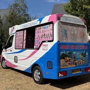 Kev’s Ices Ice Cream Van at an Event