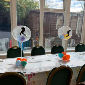 Custom balloon clusters