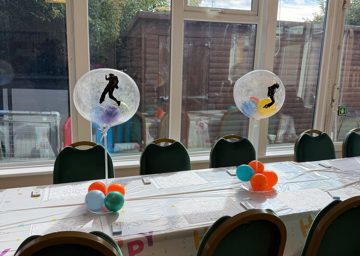 Custom balloon clusters