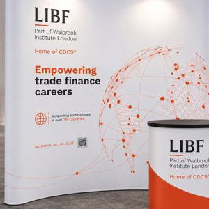 Curved pop-up exhibition backdrop