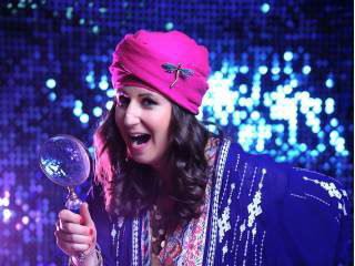 Amelie Appleby - Fun Fortune Teller