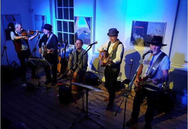 Bands in Ramsey