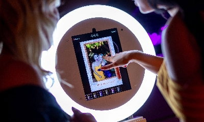 Selfie Pod - Photo Booth