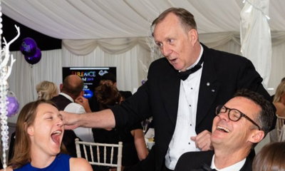 Magic Oz - Close Up Magician - Family Entertainer - Charity Auctioneer