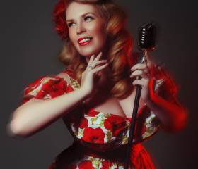 Lianna Haynes Vintage Singer