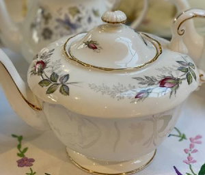 Bridal Rose Teapot